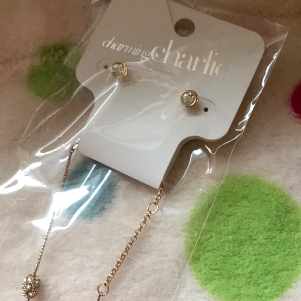 Necklace earring set